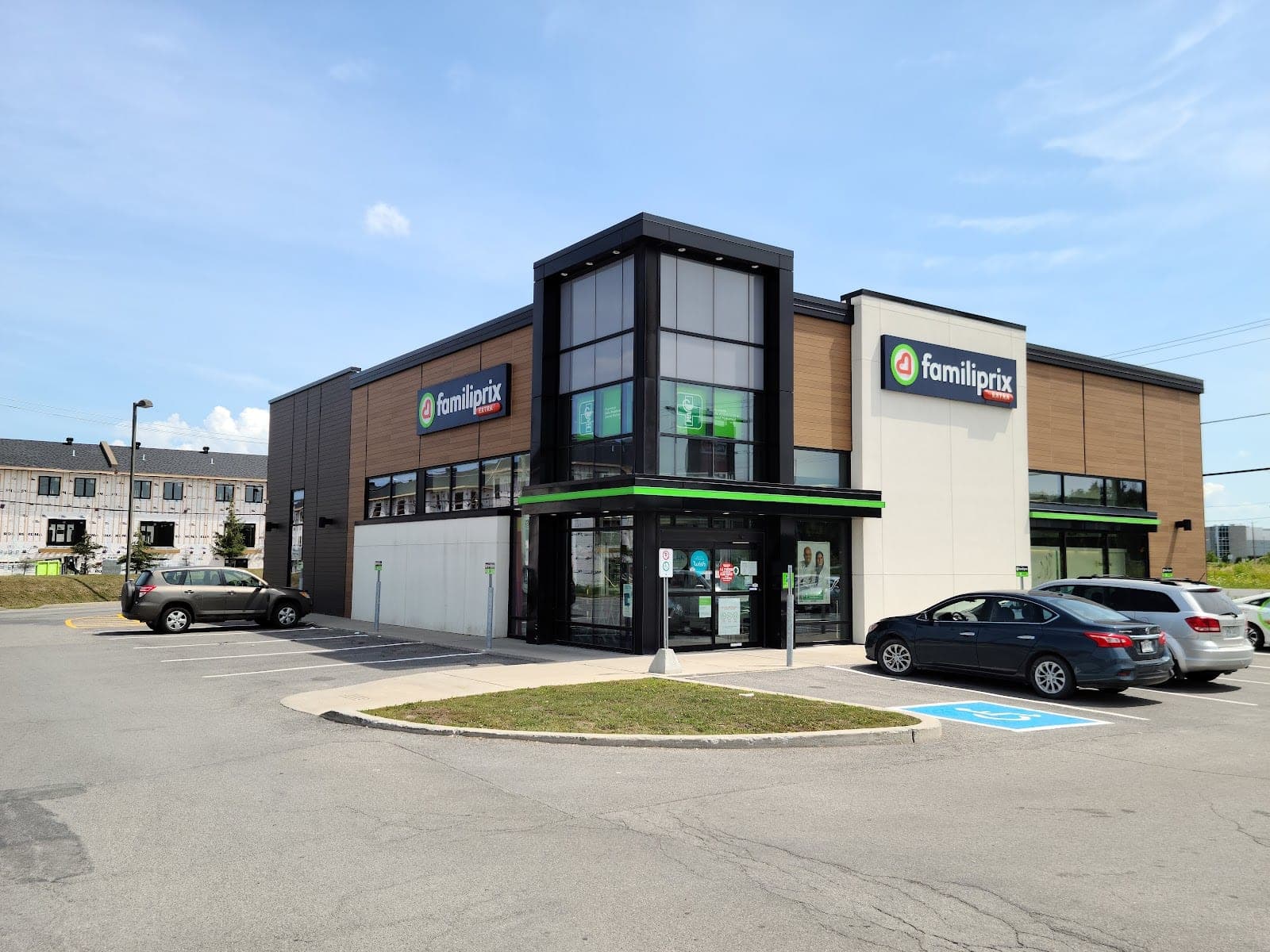 Familiprix Extra Vaudreuil-Dorion (photo: Gary Machado, via Google)