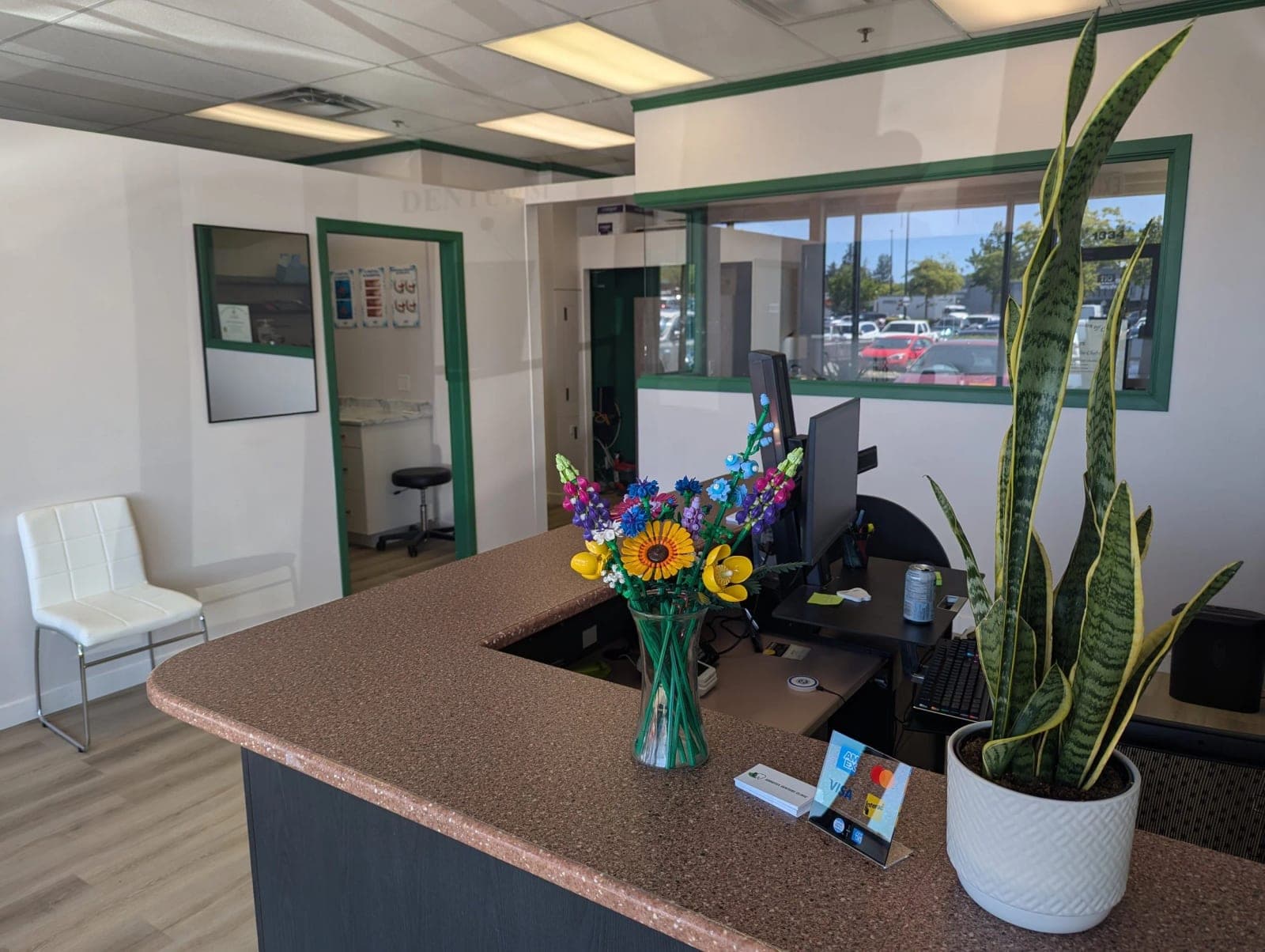 SeniorHome.ca - Arbutus Denture Clinic