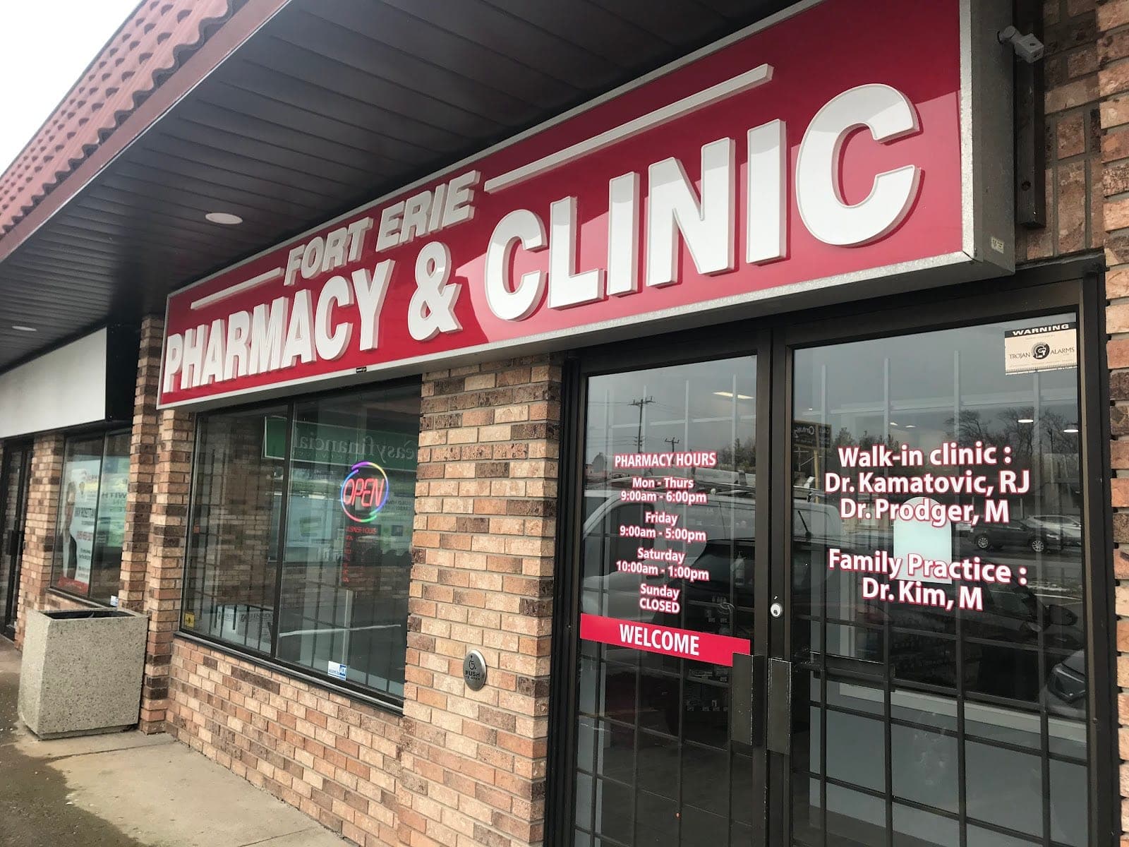 Fort Erie Pharmacy (photo: Bob Dunn, via Google)