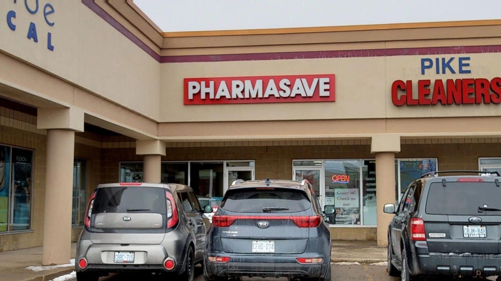 Crescent Park Pharmasave (photo: Dominic Mills, via Google)