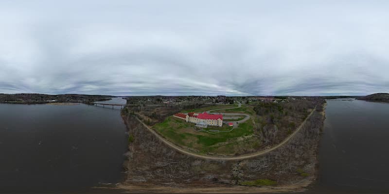 Riverside Court Retirement - Photo 1