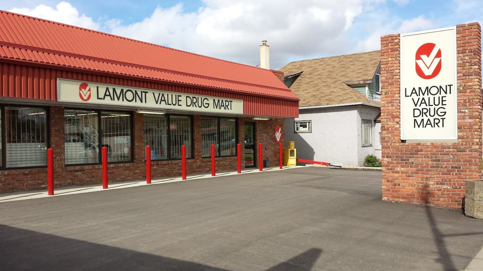 Lamont Value Drug Mart (photo: Lamont Value Drug Mart, via Google)