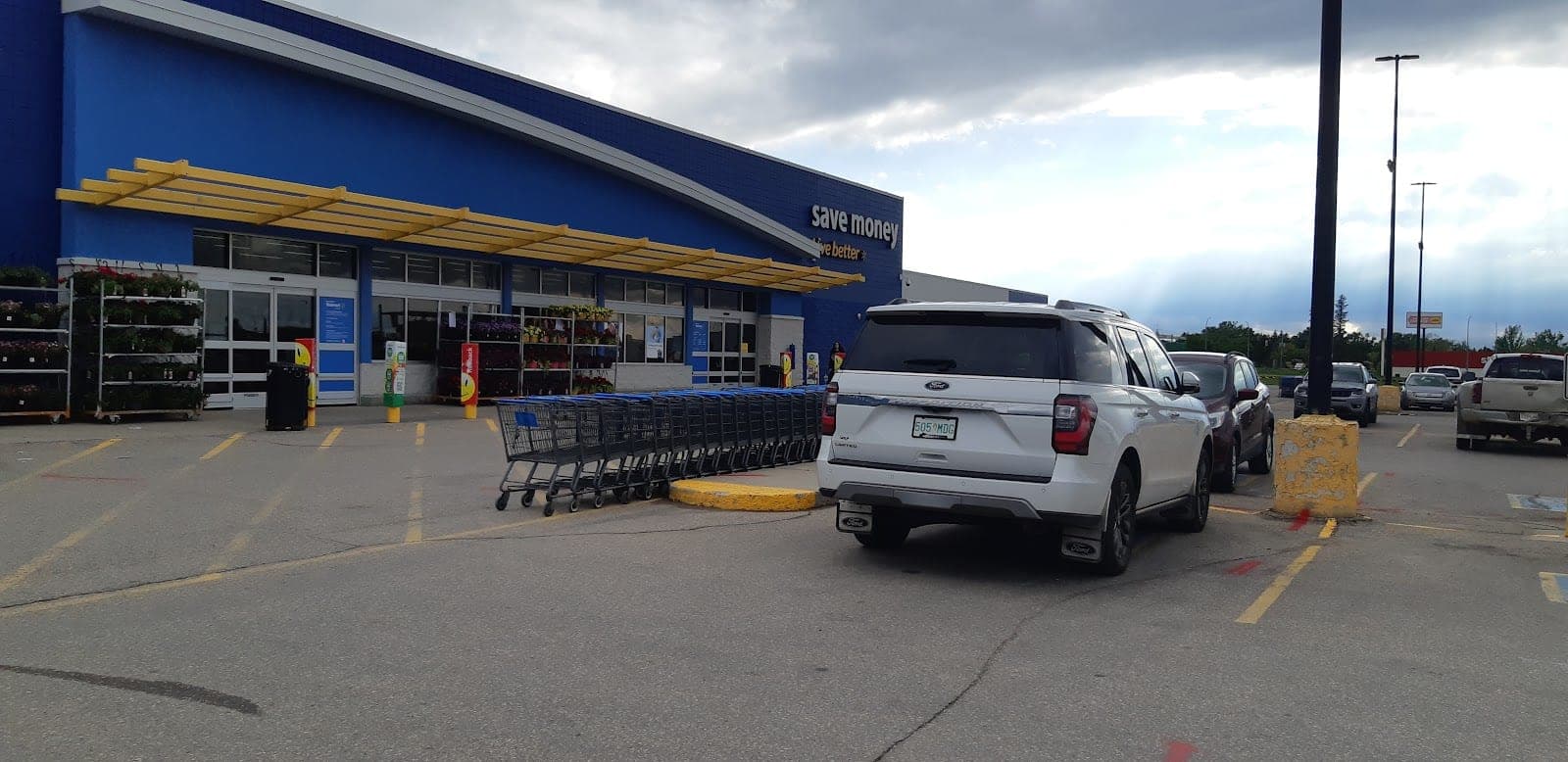 Walmart Pharmacy (photo: edo yak, via Google)