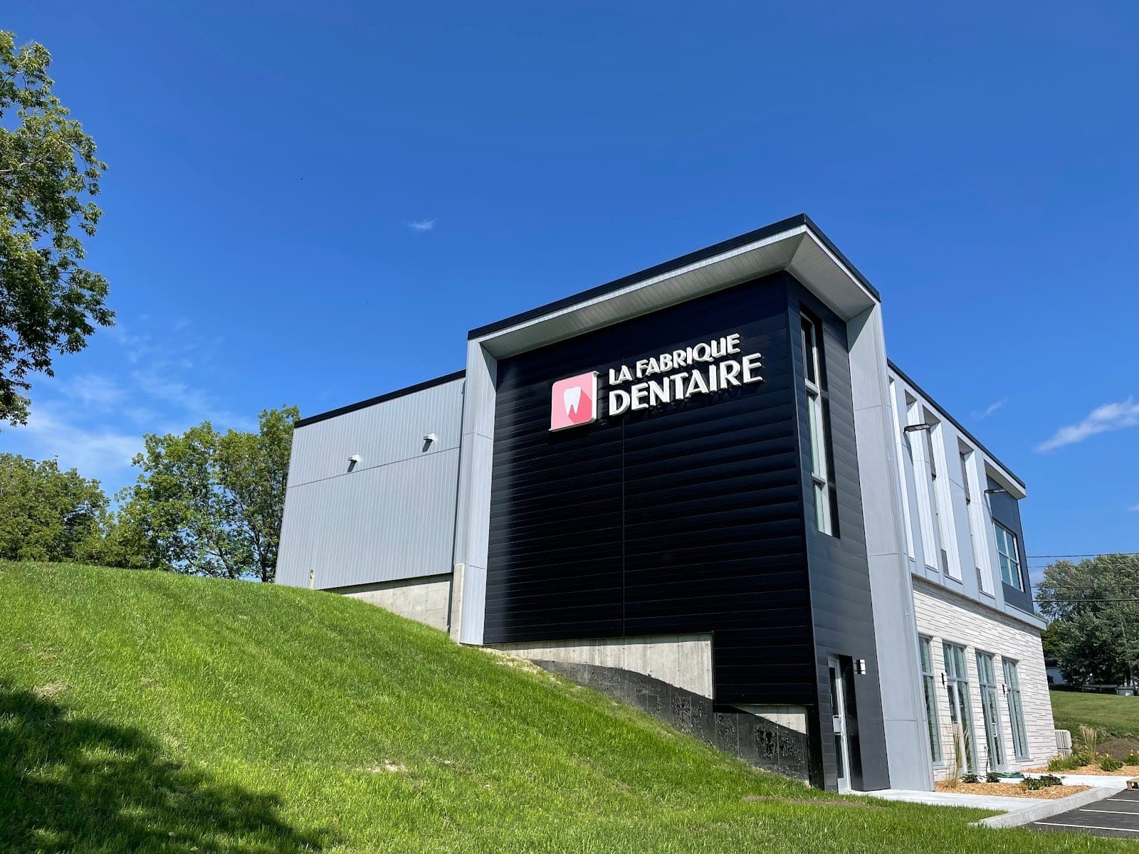 La Fabrique Dentaire (photo: La Fabrique Dentaire, via Google)
