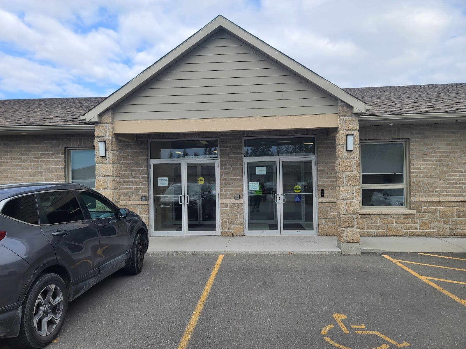 Port Hope Sports & Rehabilitation Centre (photo: Patrick Perlas, via Google)