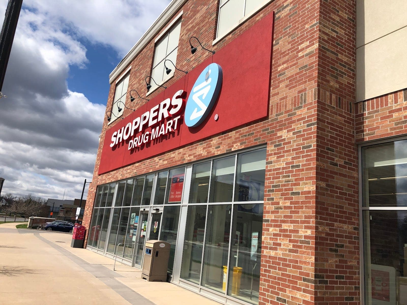 Shoppers Drug Mart (photo: Ozan Berat, via Google)