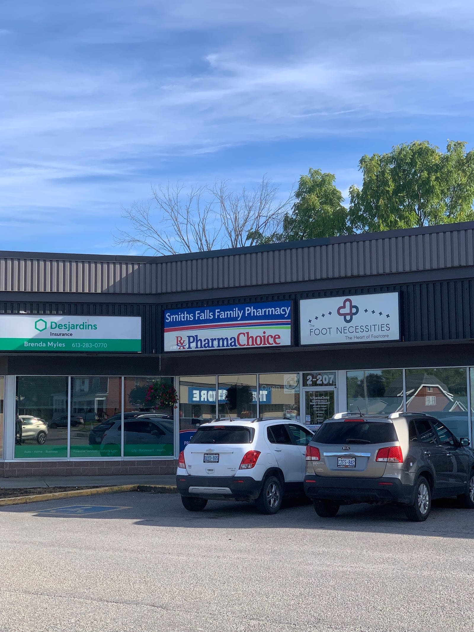 Smiths Falls Family Pharmacy (photo: Sebastian Soare, via Google)