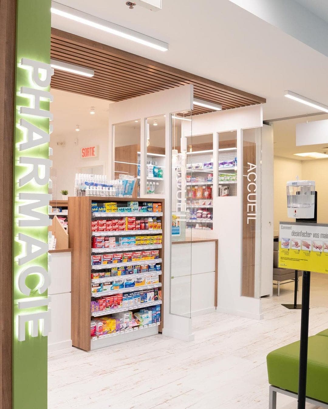 SeniorHome.ca - Pharmacie Westmount Square, Pharmacie Emna Mzabi