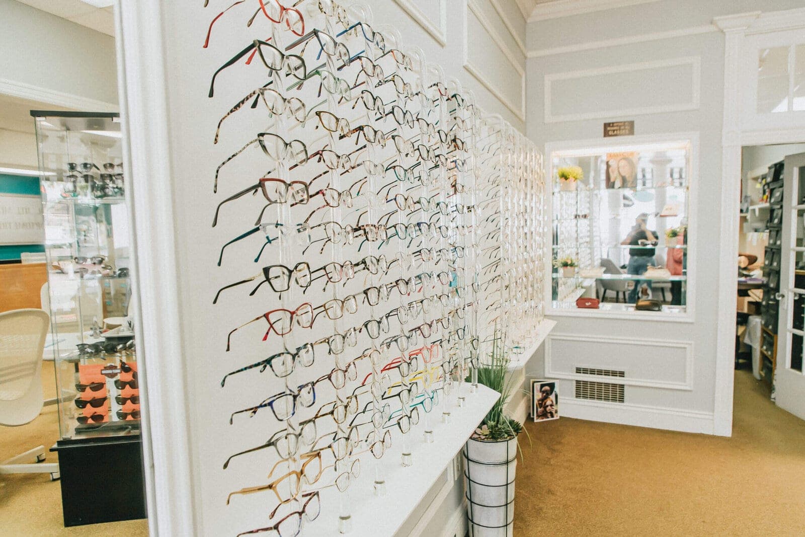 SeniorHome.ca - David's Eyewear