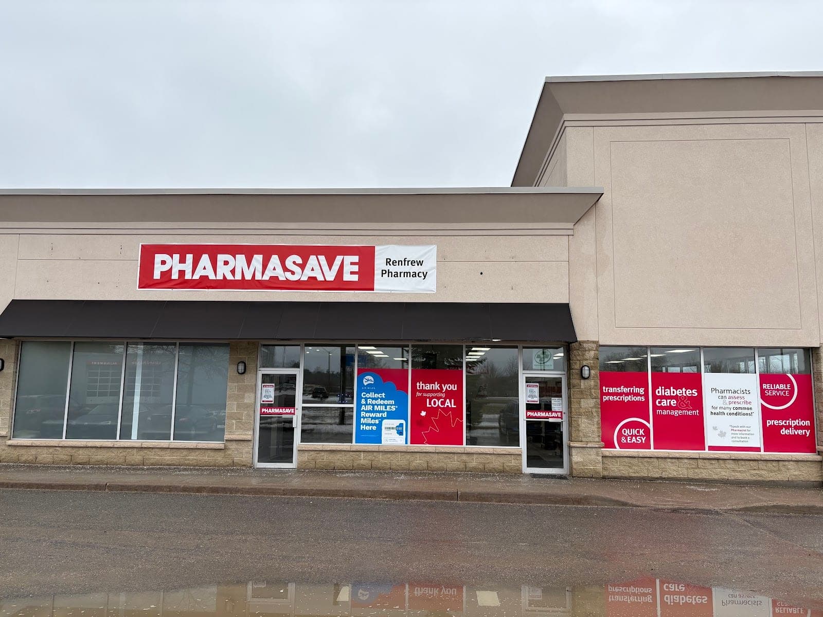 Renfrew Pharmacy - Pharmasave (photo: Renfrew Pharmacy - Pharmasave, via Google)