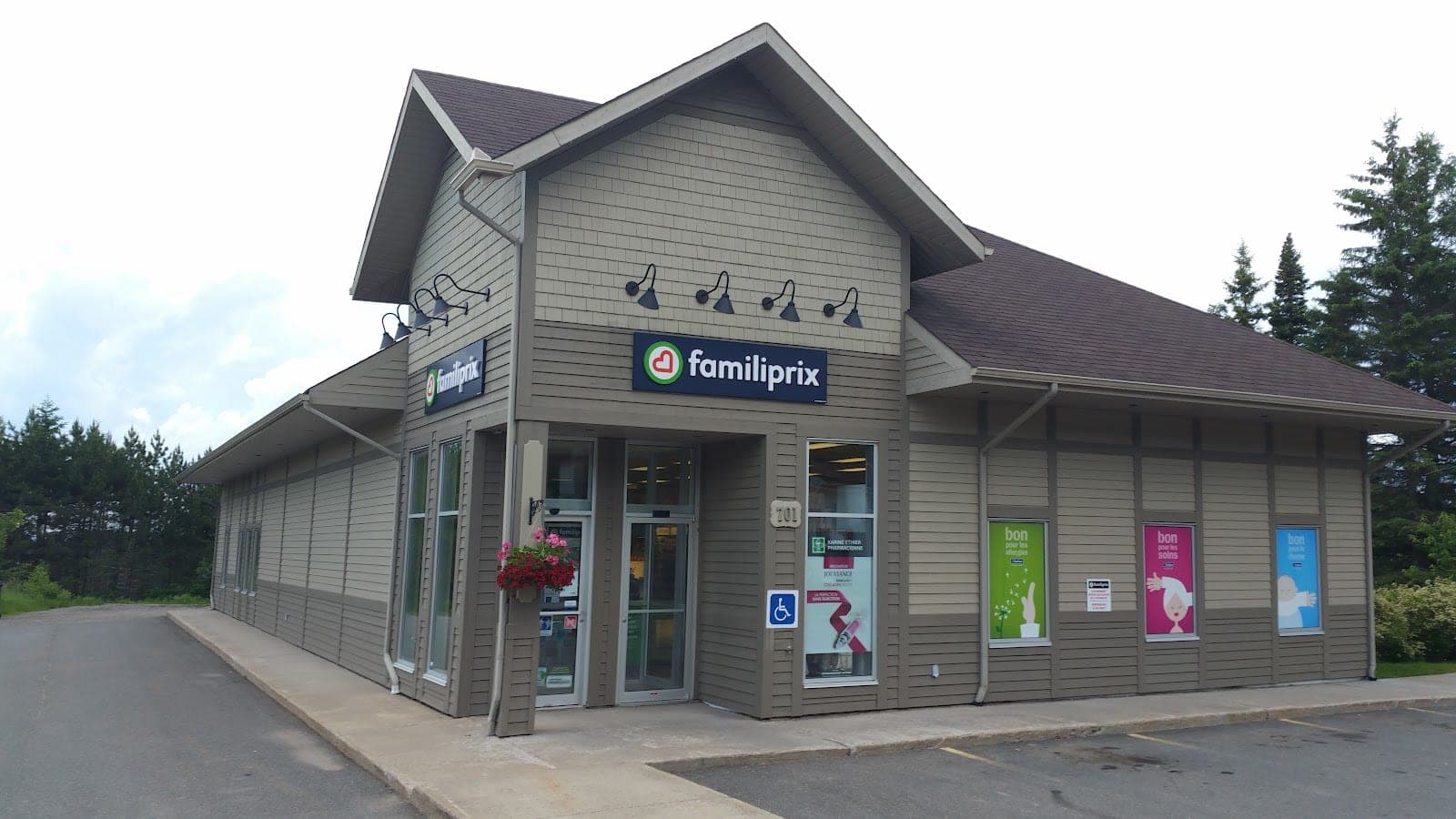 Familiprix Extra (photo: Al Drov, via Google)