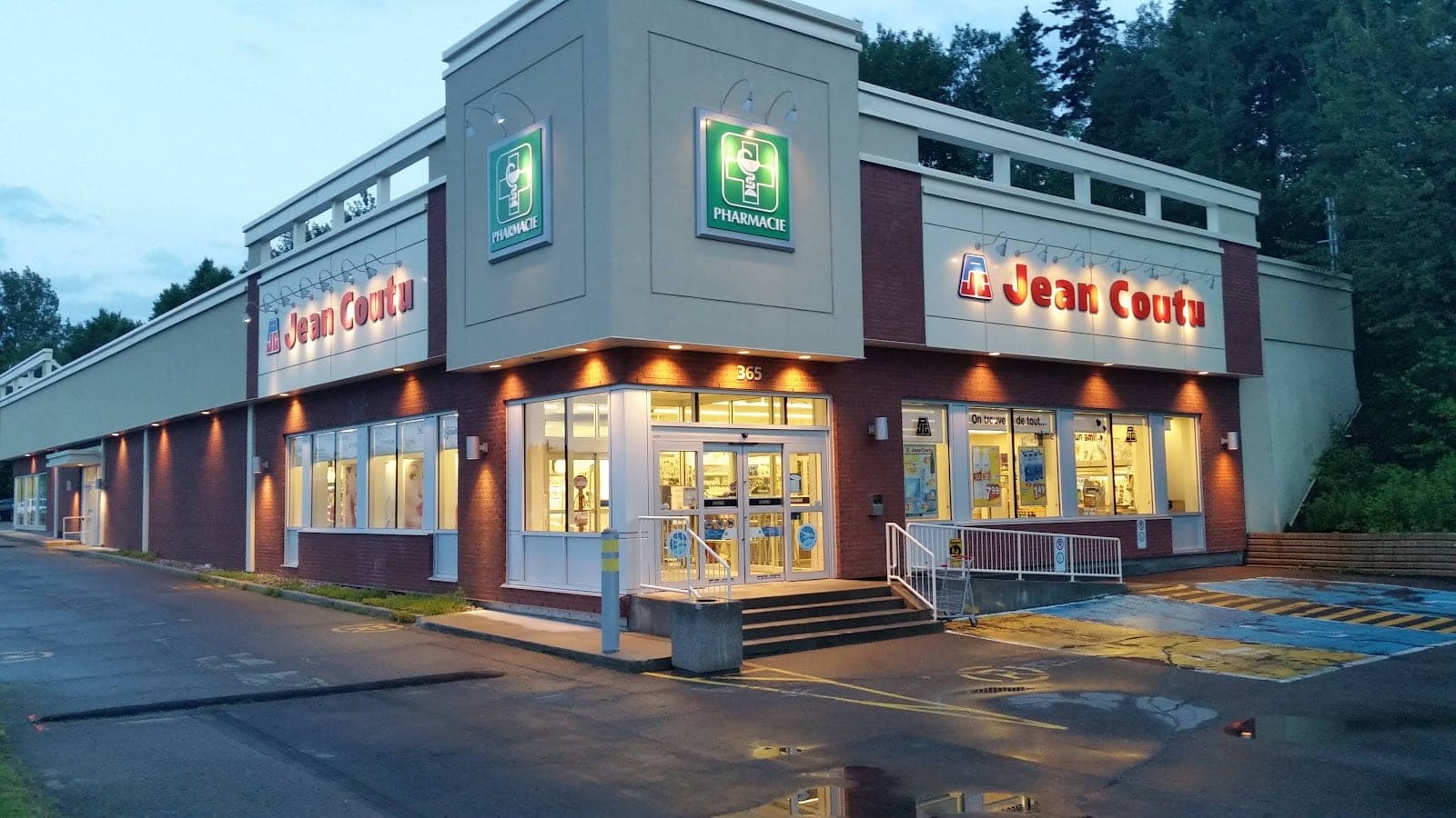 PJC Jean Coutu (photo: Geoffroy Hubert, via Google)
