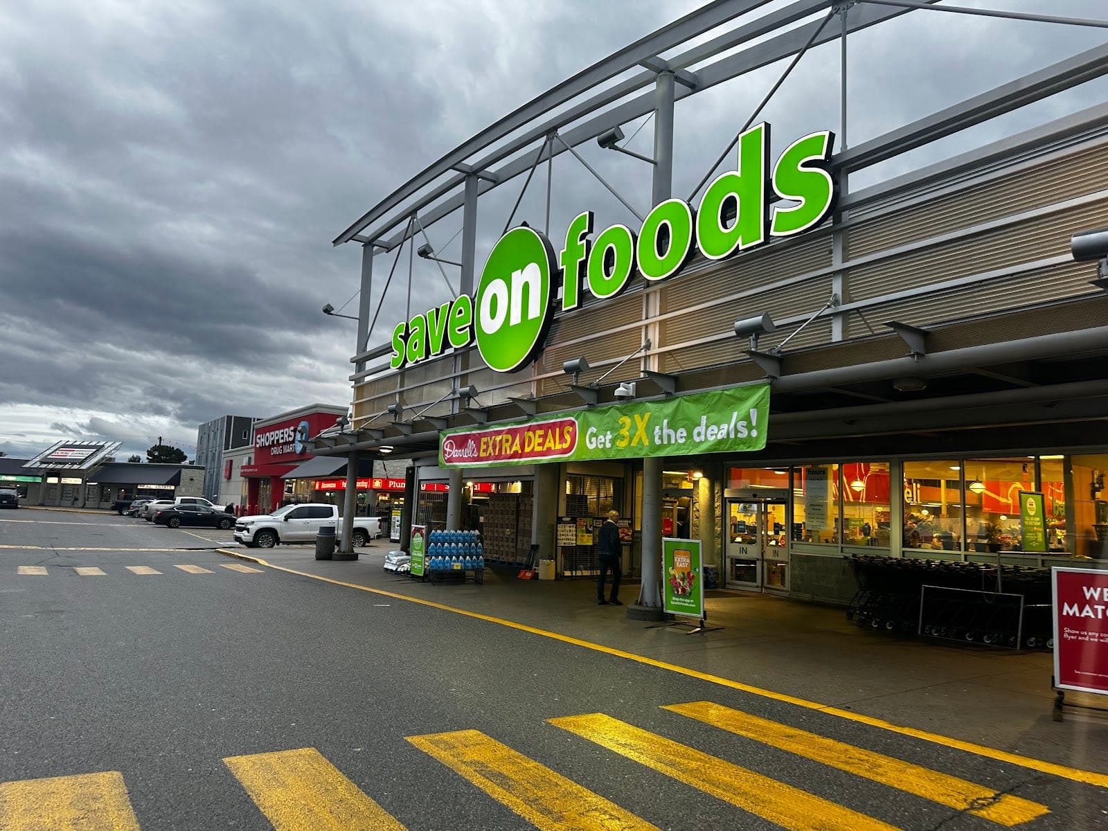 Save-On-Foods Pharmacy (photo: Akrom, via Google)