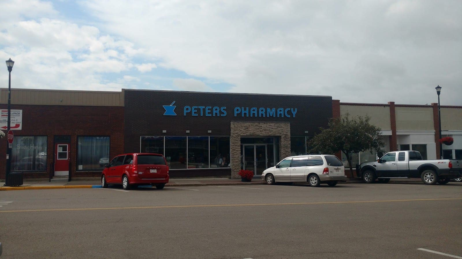 Peter's Pharmacy (photo: Connon, via Google)