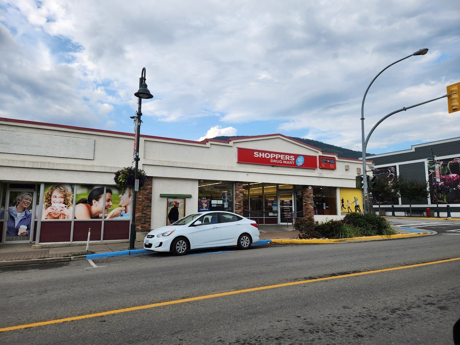 Shoppers Drug Mart (photo: arose58, via Google)