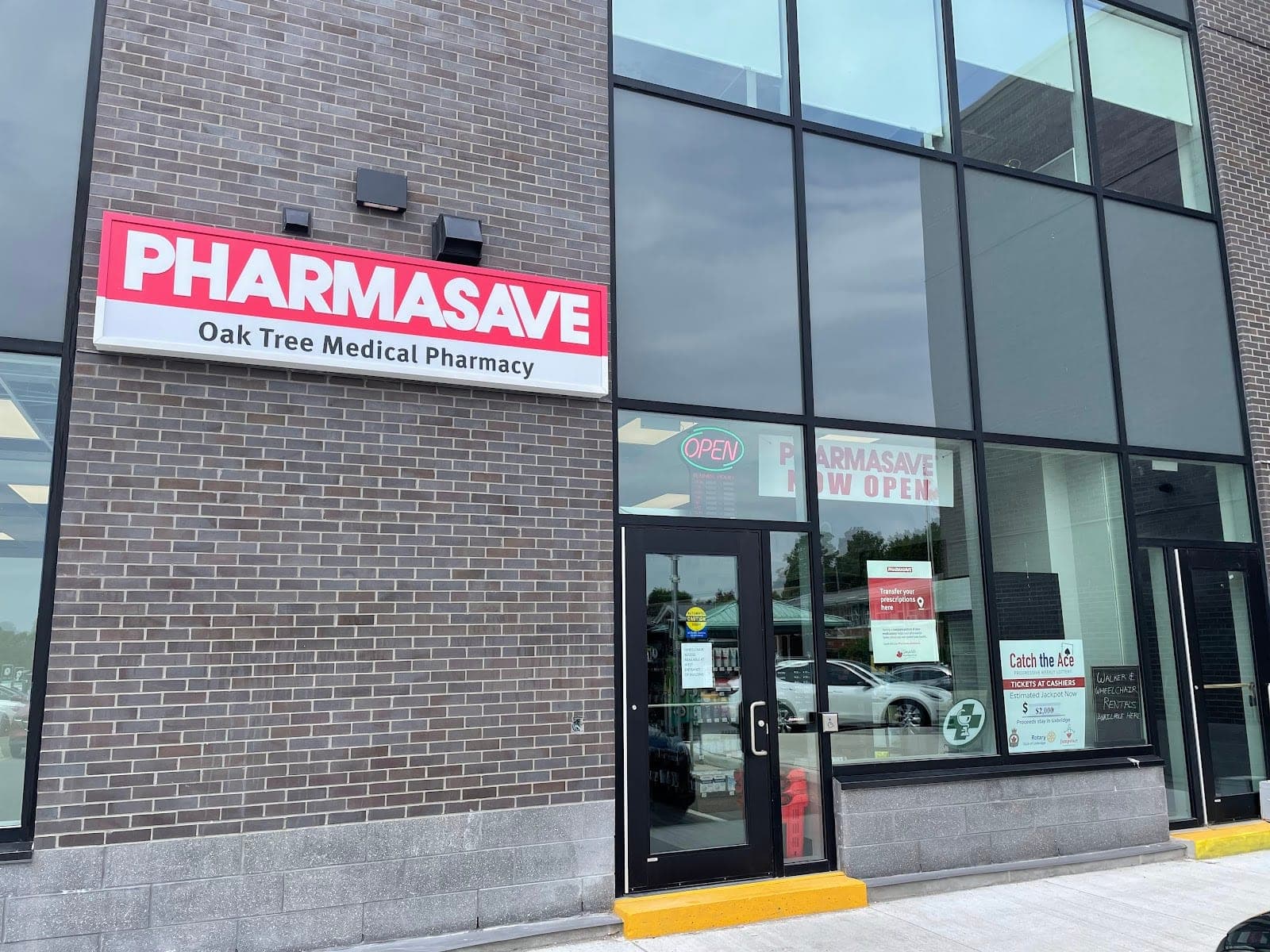 Pharmasave Oak Tree Medical Pharmacy & Compounding Centre (photo: Pharmasave Oak Tree Medical Pharmacy & Compounding Centre, via Google)