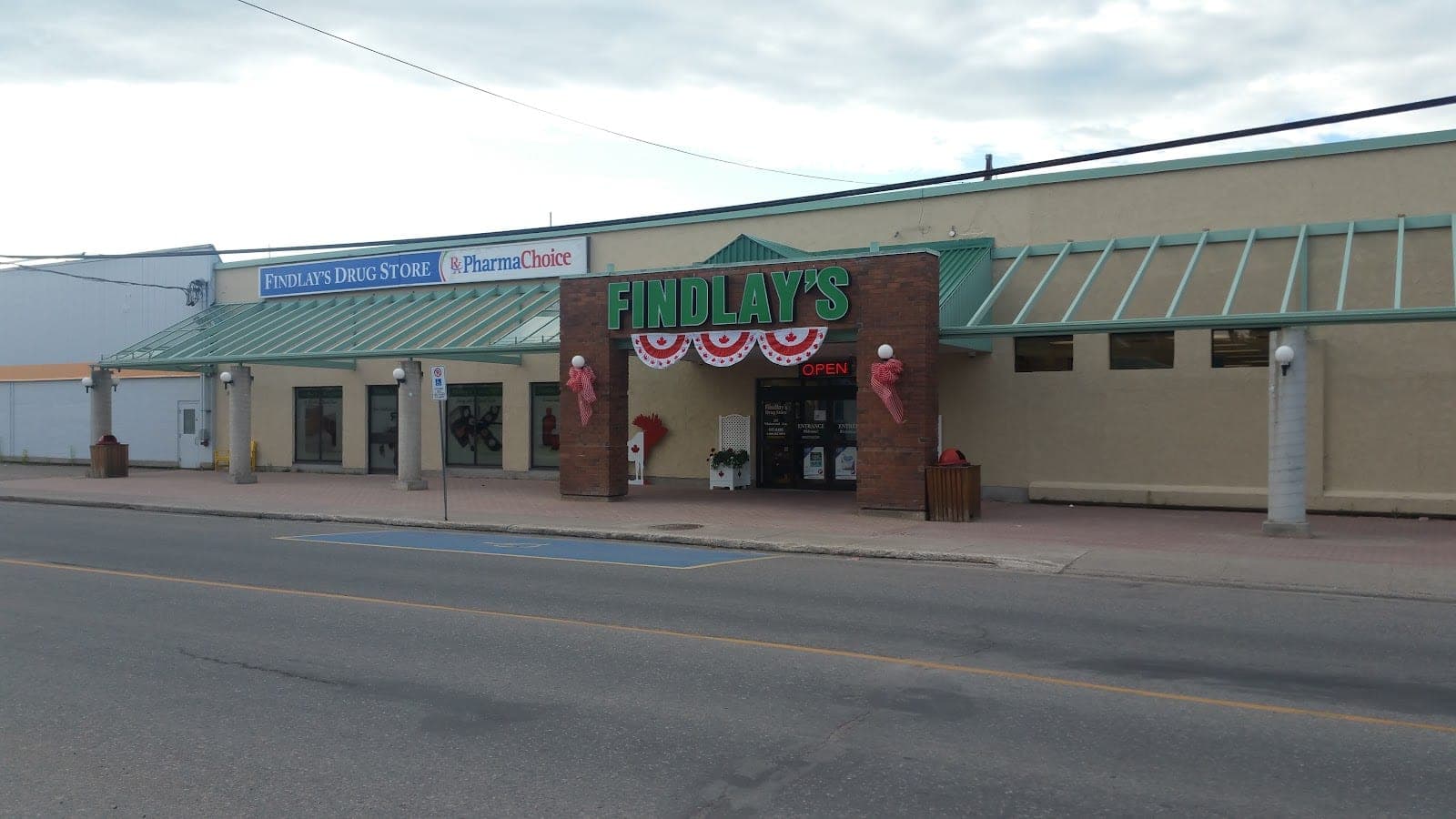 Findlay's Drug Store (photo: Warren, via Google)