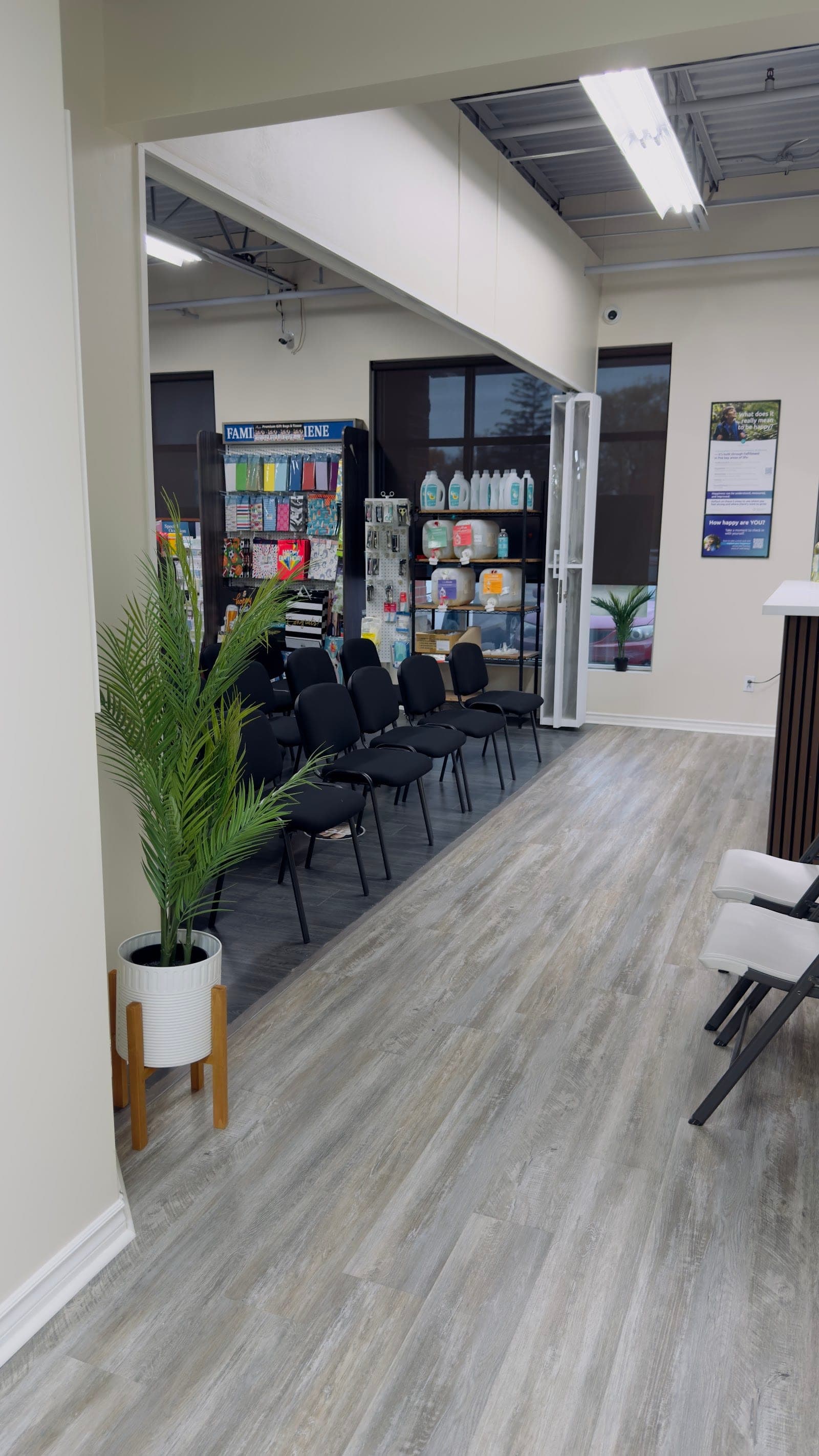 MapleMeds Pharmacy & Compounding Centre (photo: Jiteshkumar Kandoriya, via Google)
