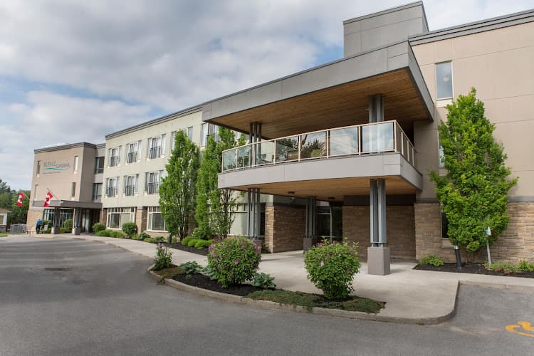 Royal Gardens Retirement Residence - Photo 1