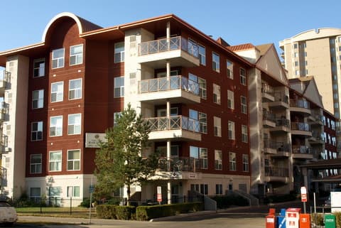 Lions Village Railtown - Photo 1
