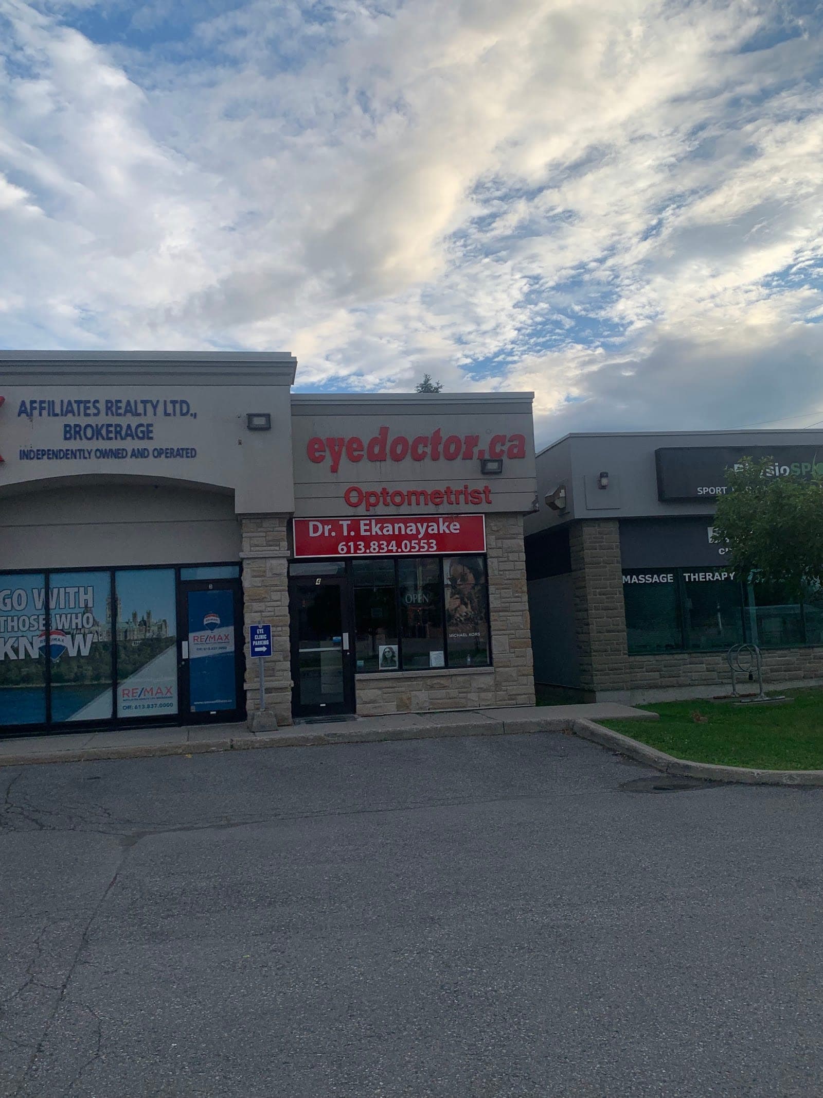 eyedoctor.ca (photo: Sebastian Soare, via Google)