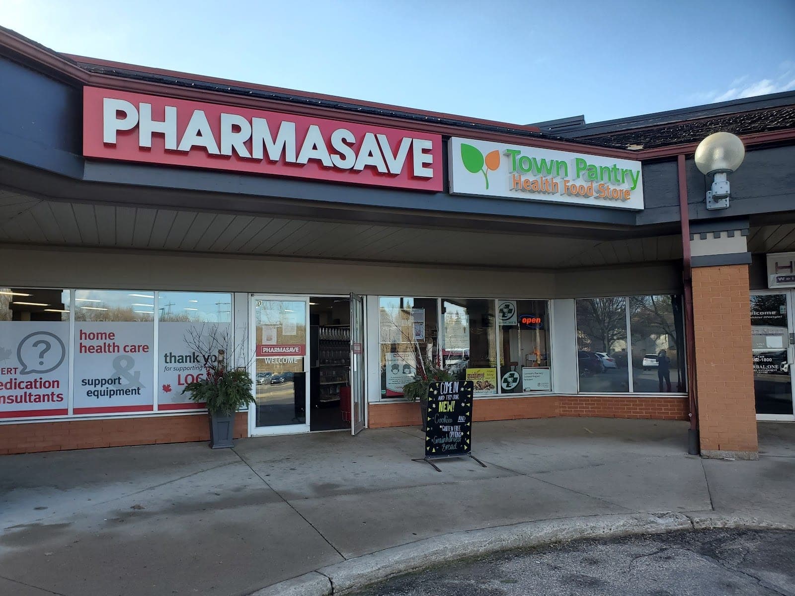 Pharmasave Town Square (photo: Rachel Shantz, via Google)