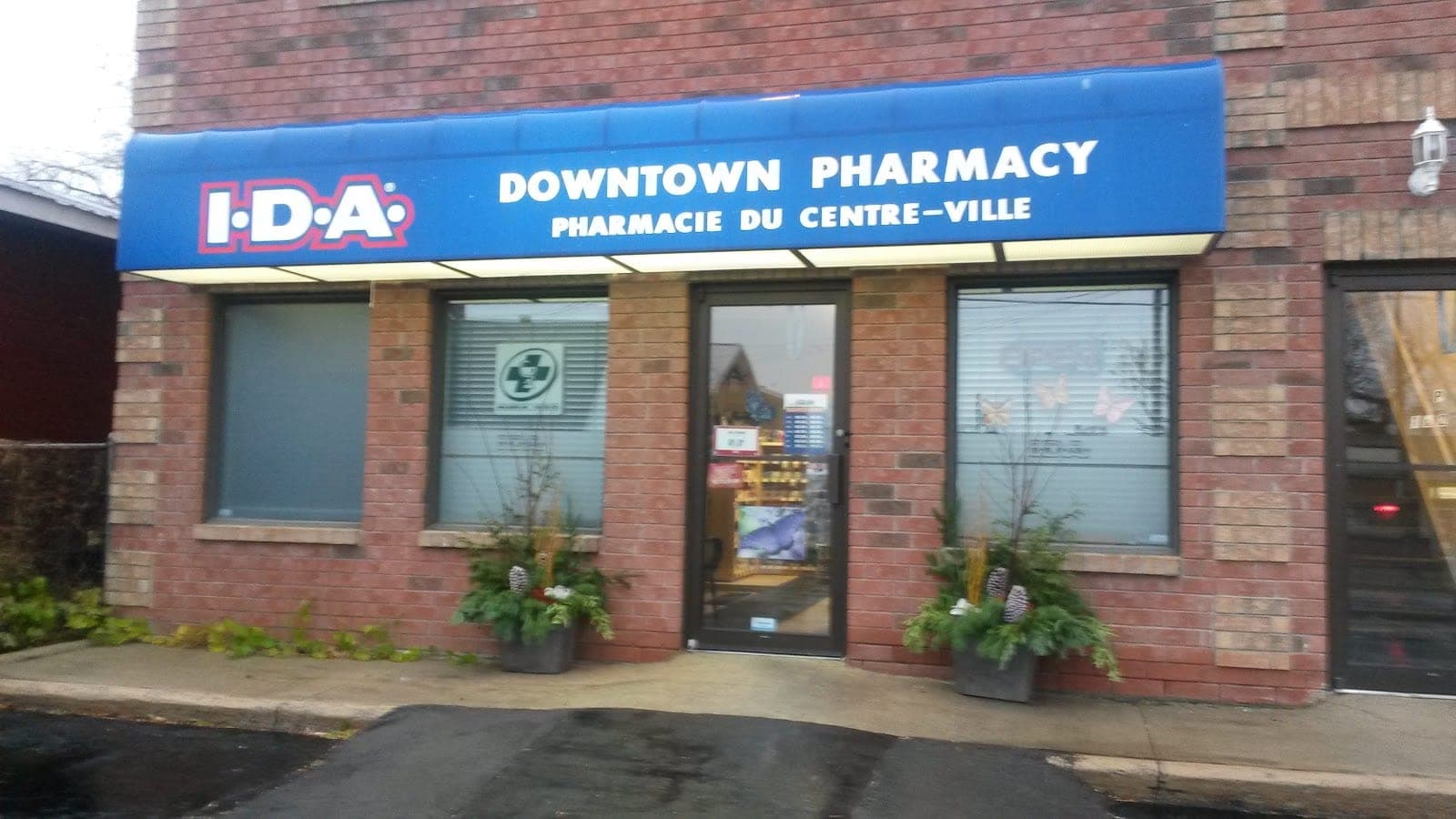 I.D.A. Downtown Pharmacy (photo: Claire Lemay, via Google)