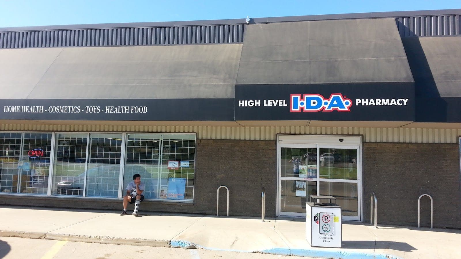 I.D.A. High Level Valu Drugs (photo: Brian Klatt, via Google)