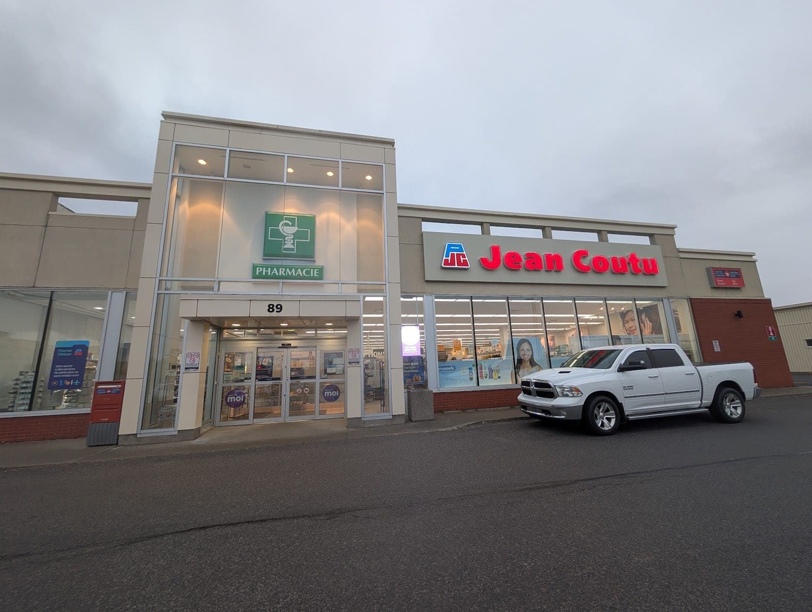 PJC Jean Coutu (photo: Beauté Mart, via Google)