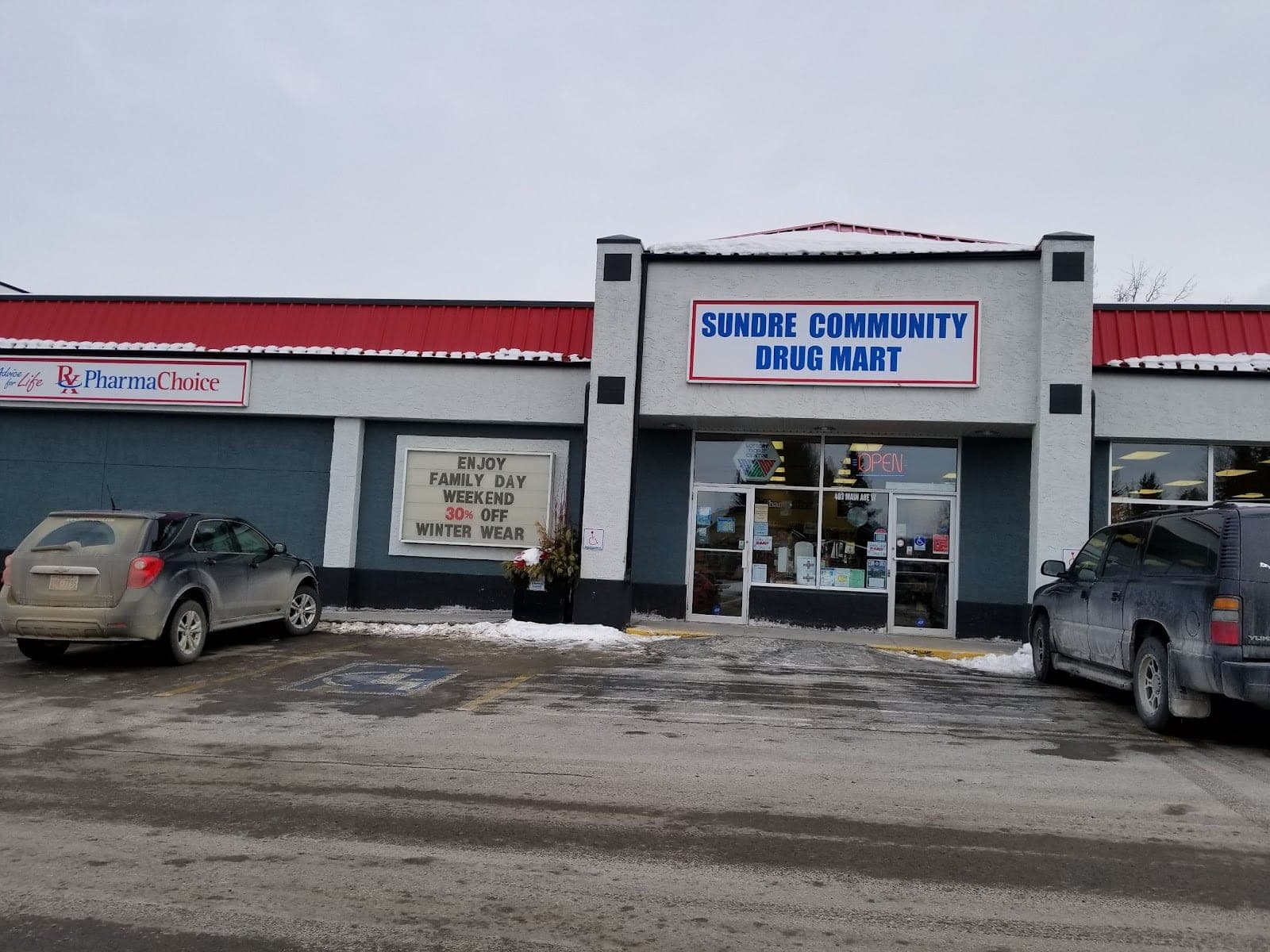 PharmaChoice Sundre Community Drug Mart (photo: Brenda M., via Google)