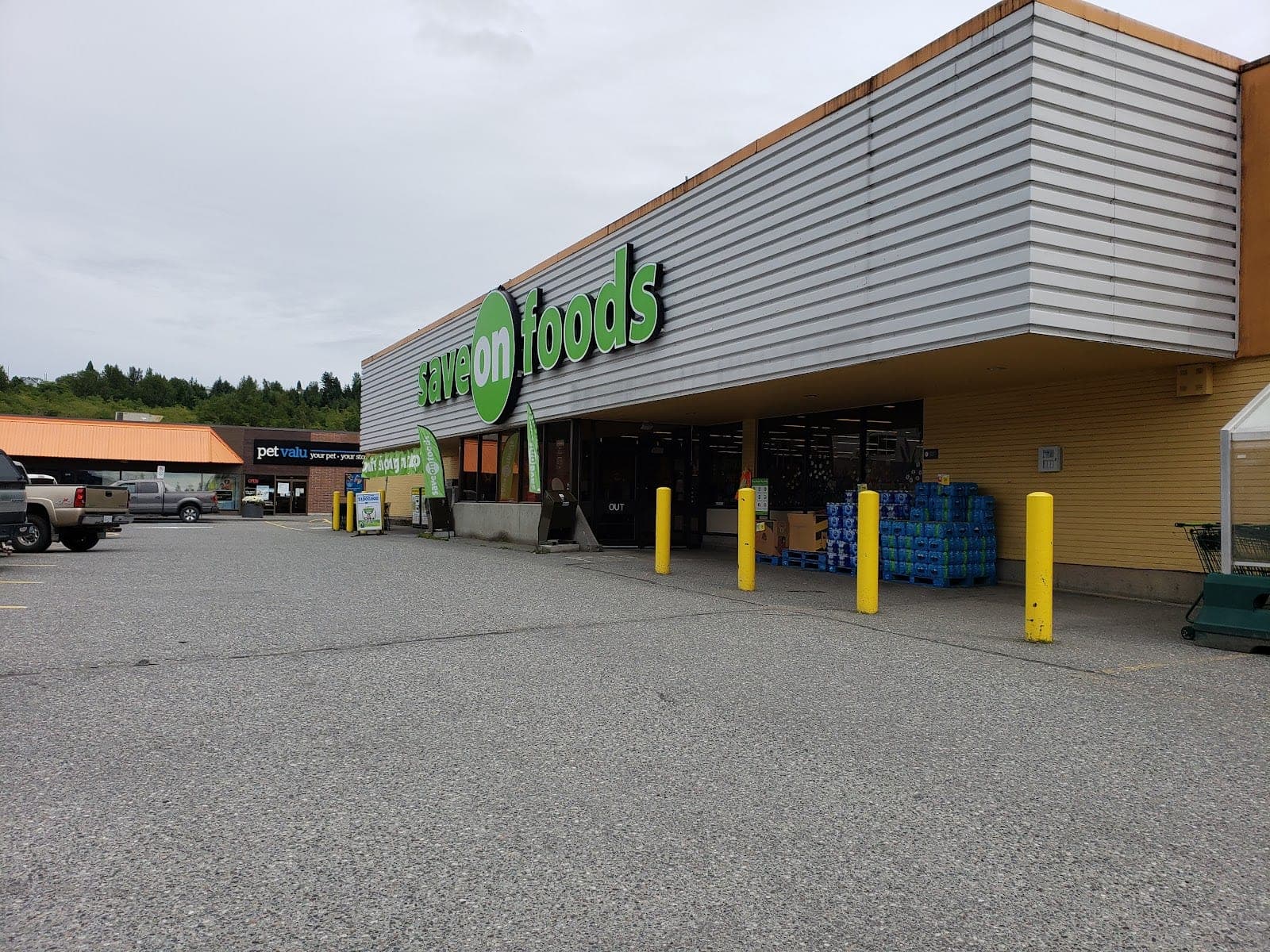 Save-On-Foods (photo: Wade Bears, via Google)