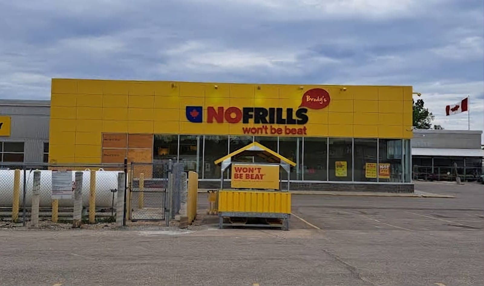 No Frills Pharmacy (photo: Lazarus, via Google)