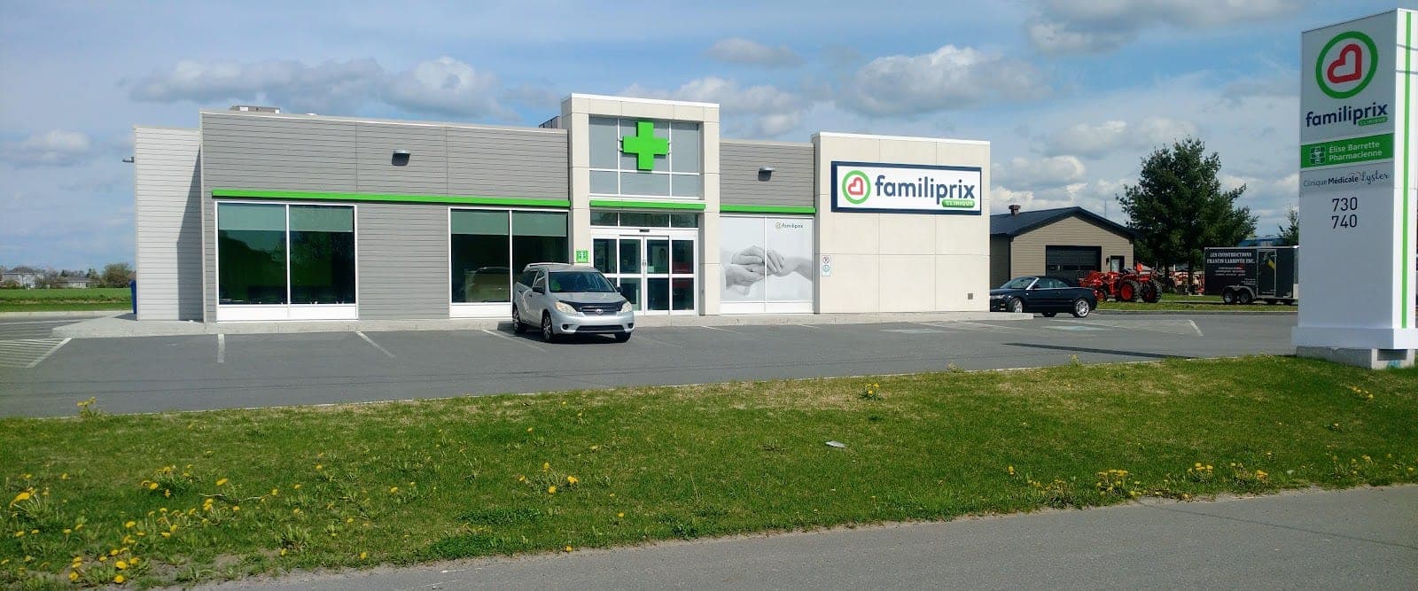 Familiprix Clinique (photo: Mr. Peter Molloy, via Google)