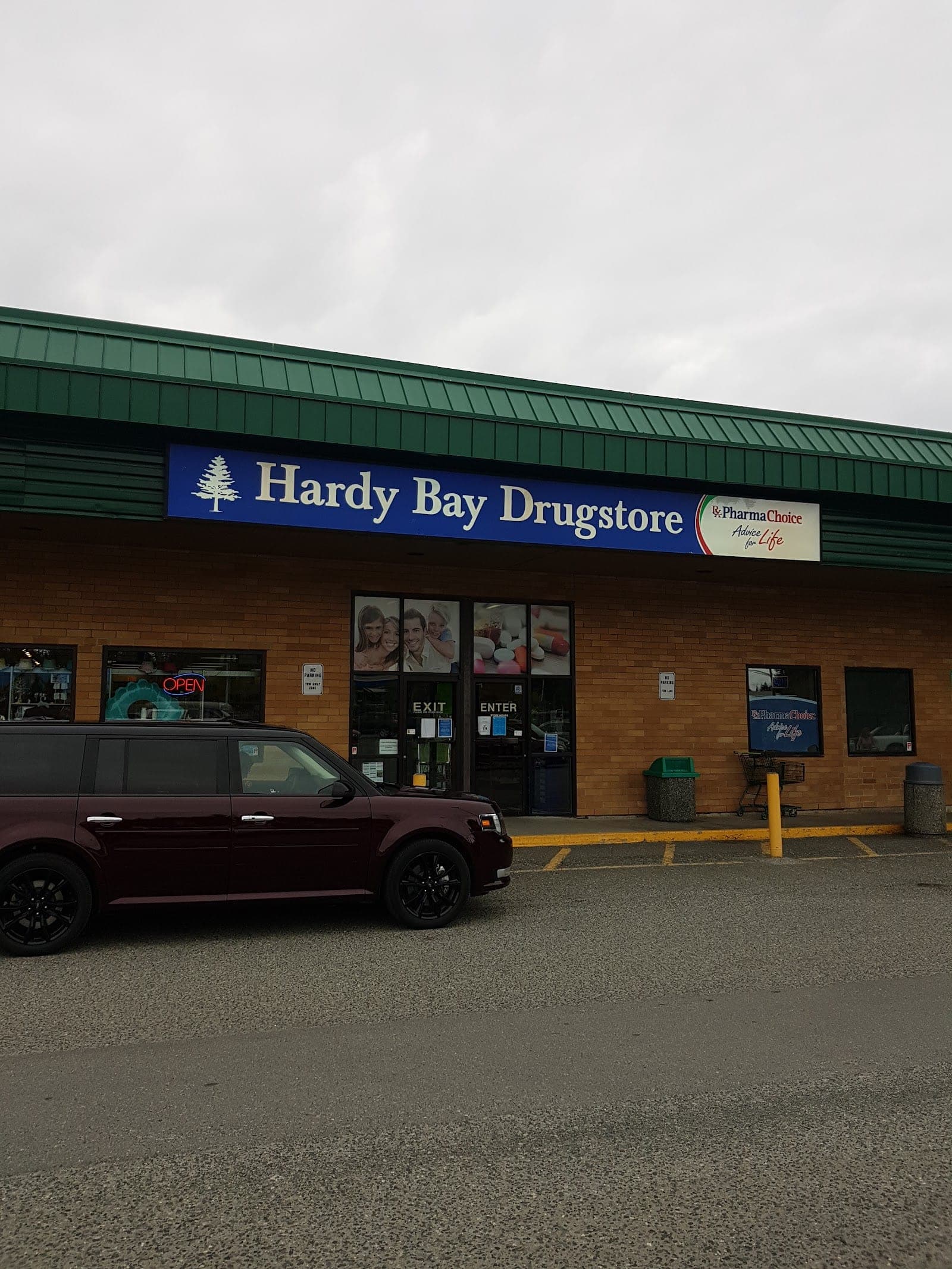 Hardy Bay Drugstore (photo: Tyson Lagrosse, via Google)