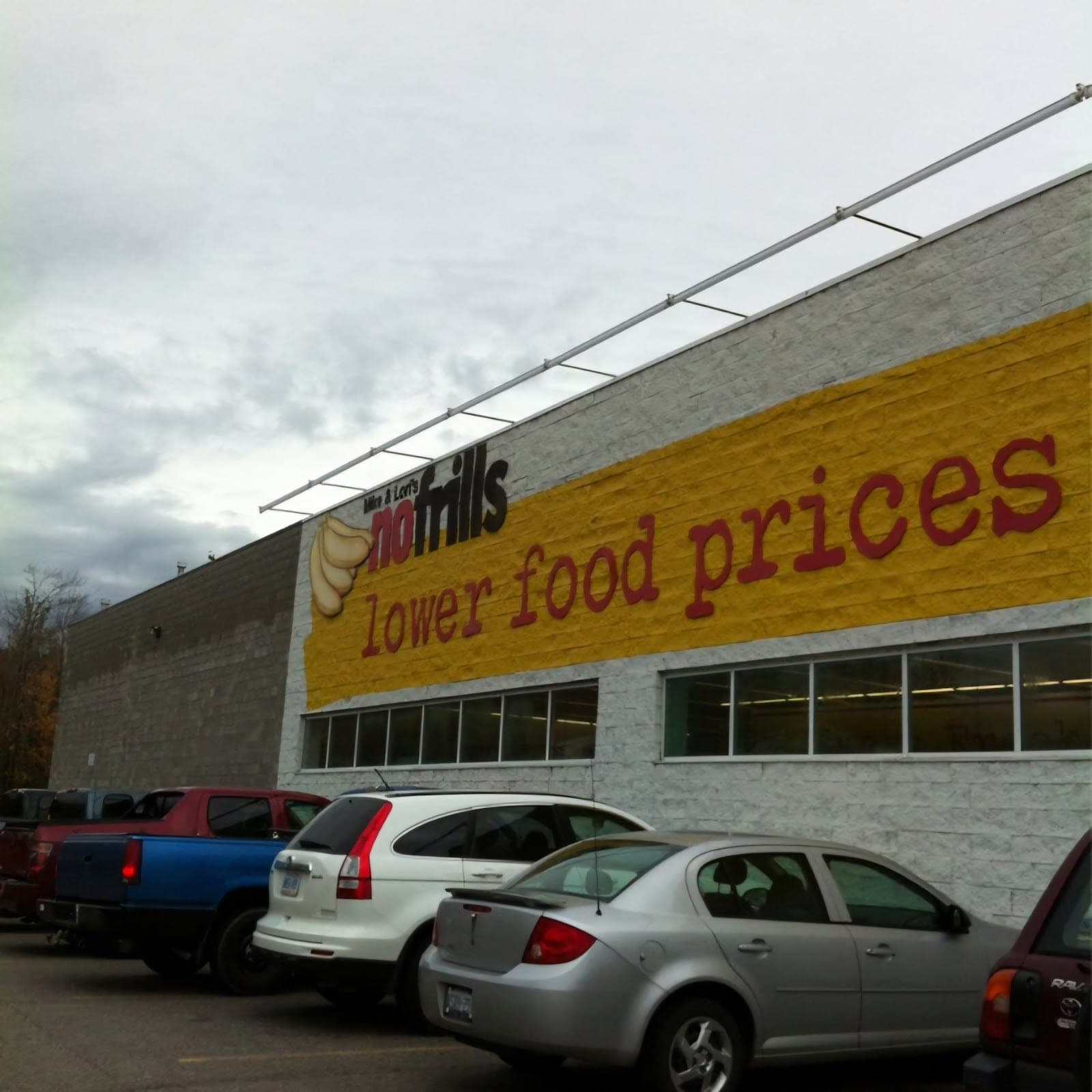 No Frills Pharmacy (photo: Lazarus, via Google)