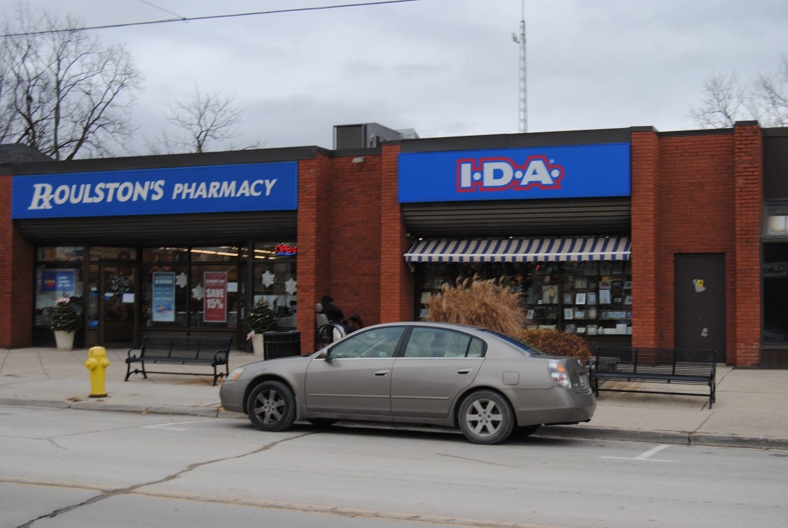 Roulstons Pharmacy (photo: April Quibell, via Google)