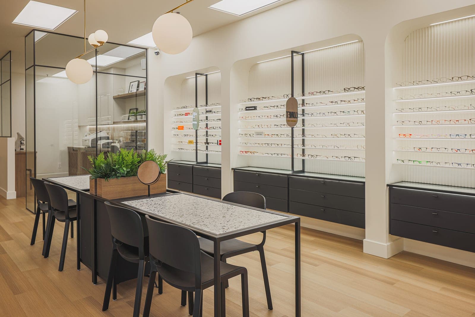 SeniorHome.ca - Le Lunetier St-Léonard - Opticien et examen de la vue par un Optométriste