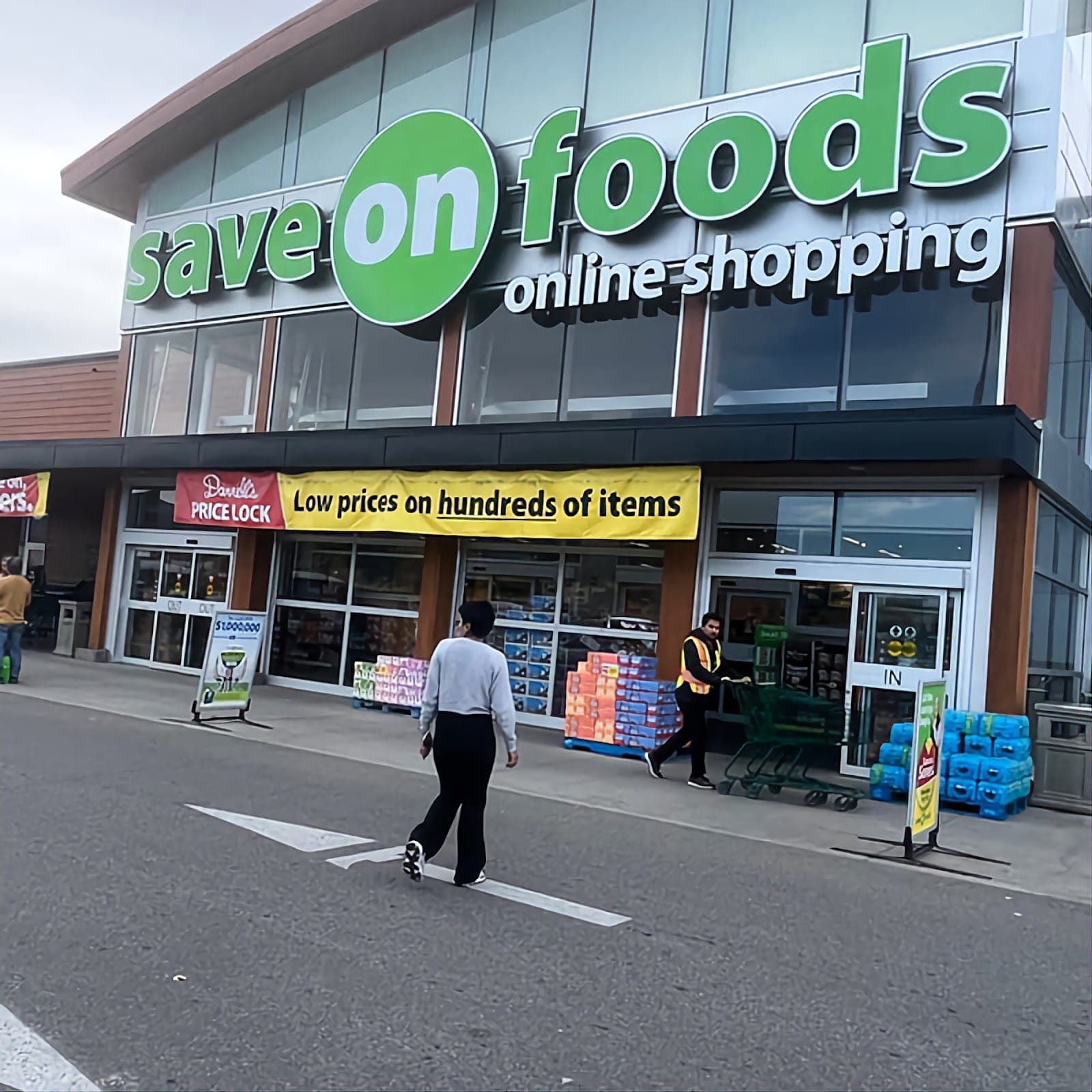 Save-On-Foods Pharmacy (photo: Lazarus, via Google)