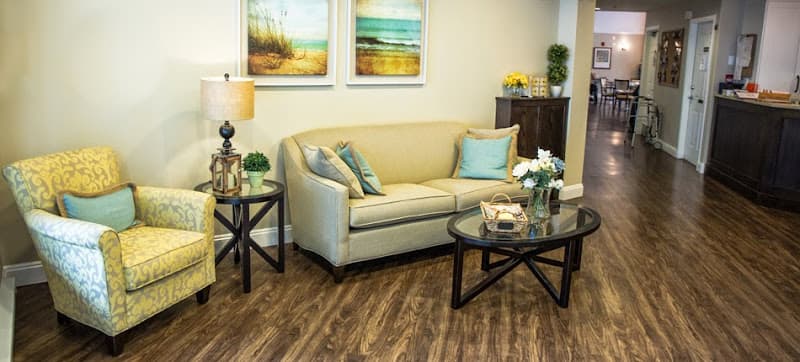 Woodgrove Manor - Photo 1