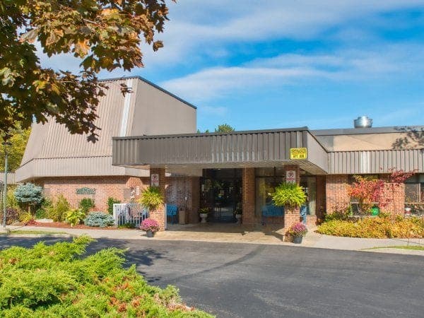 SeniorHome.ca - Brierwood Gardens Long-Term Care Home