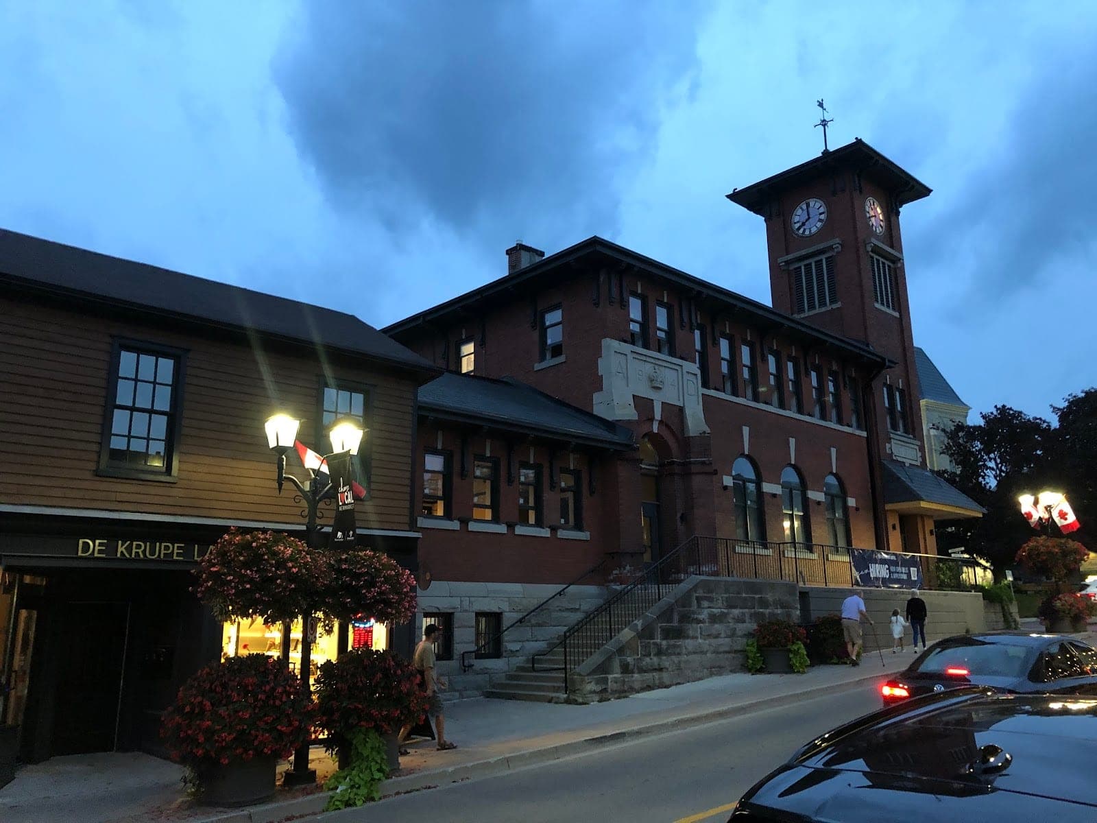 Clock Tower Inn (photo: Vladimir Frolov, via Google)