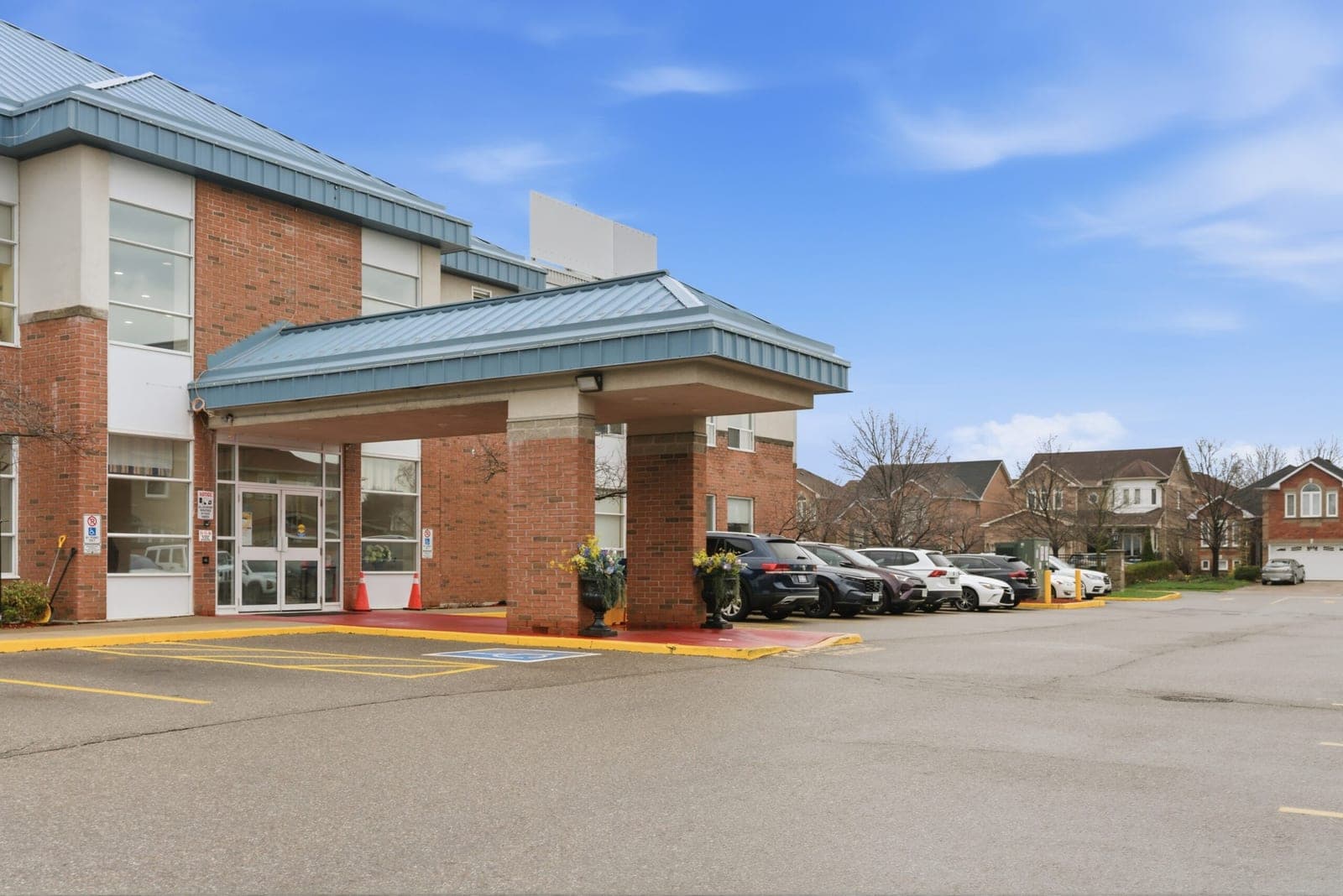 SeniorHome.ca - BURTON MANOR