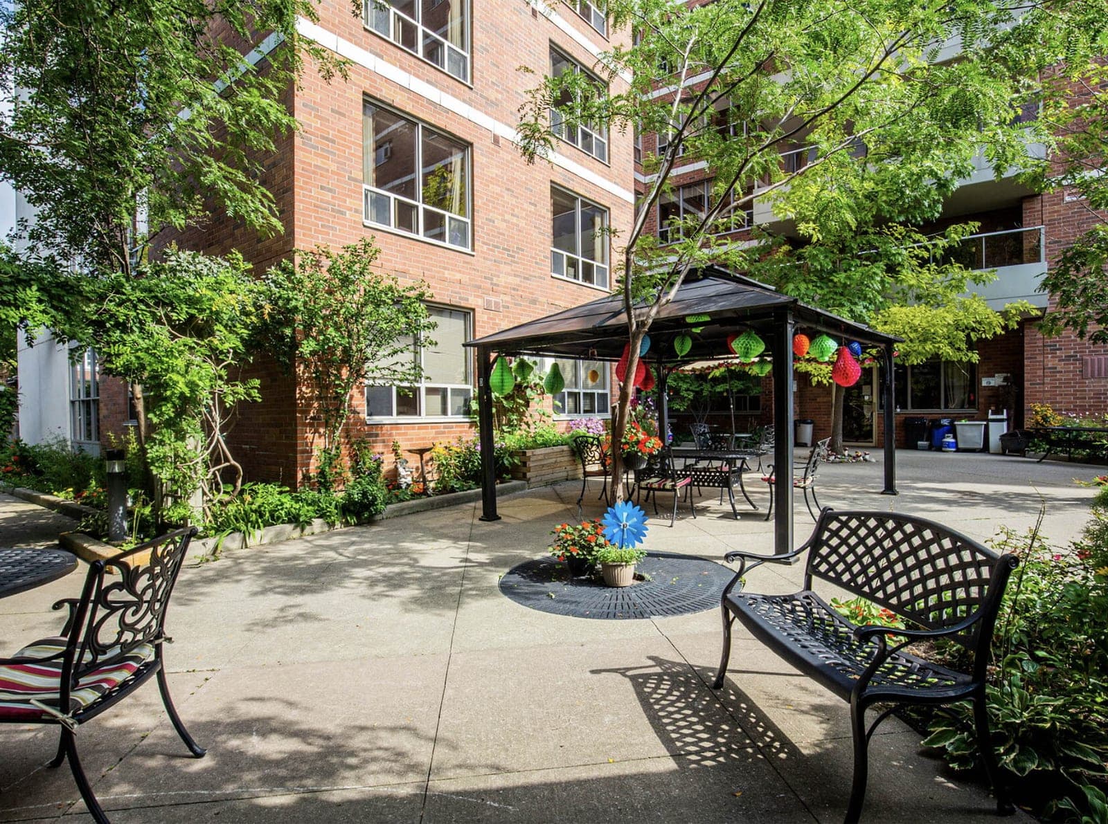 SeniorHome.ca - COPERNICUS LODGE