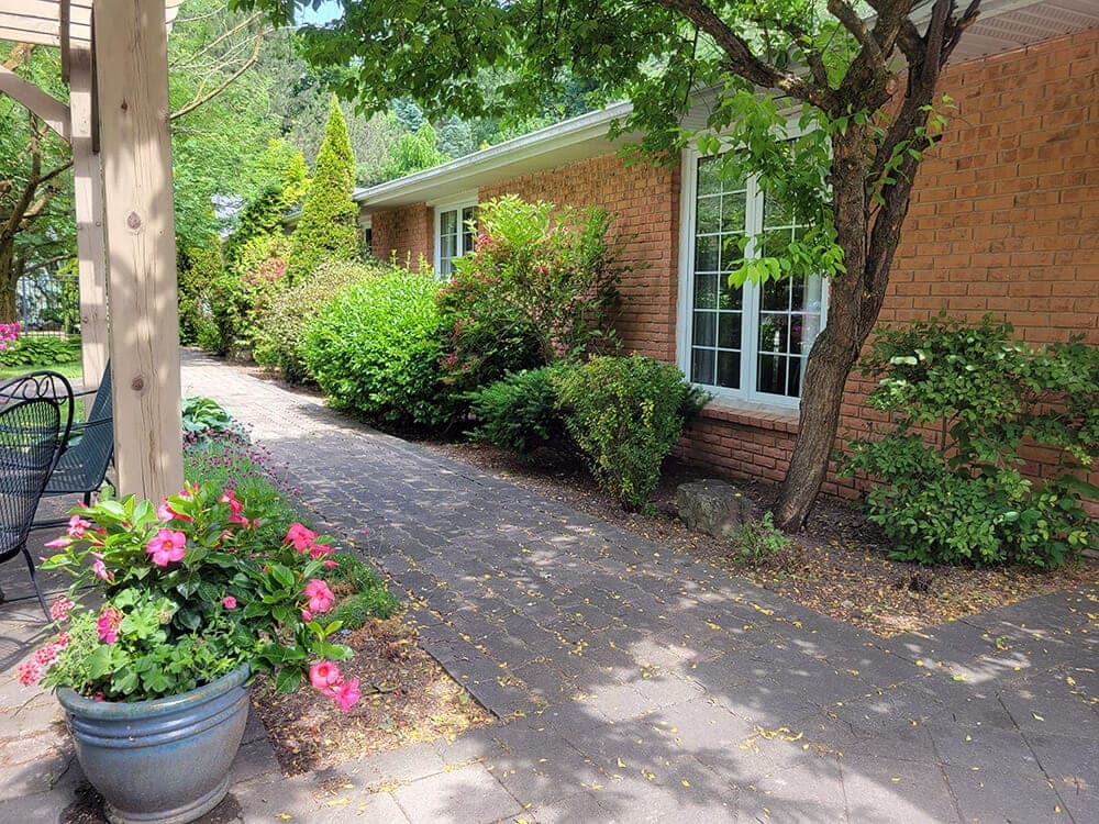 SeniorHome.ca - HERITAGE HOUSE