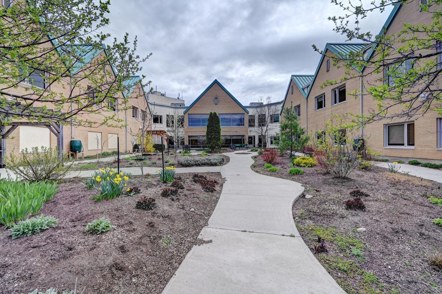 SeniorHome.ca - PARKWOOD MENNONITE HOME