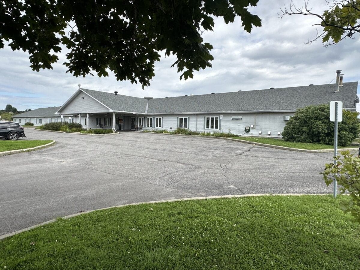 SeniorHome.ca - PINECREST NURSING HOME - BOBCAYGEON