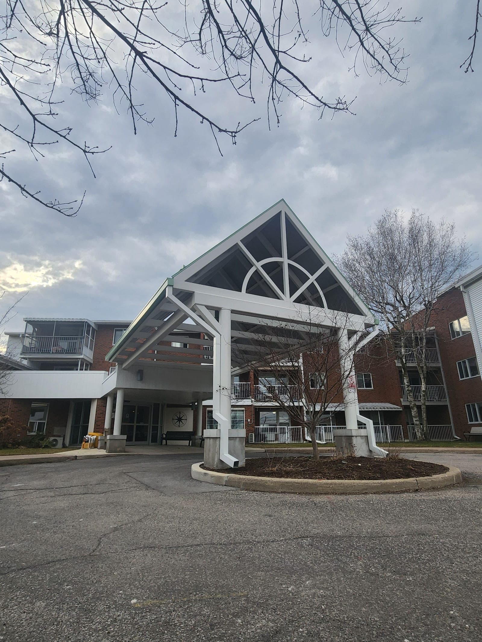 SeniorHome.ca - UNITED MENNONITE HOME