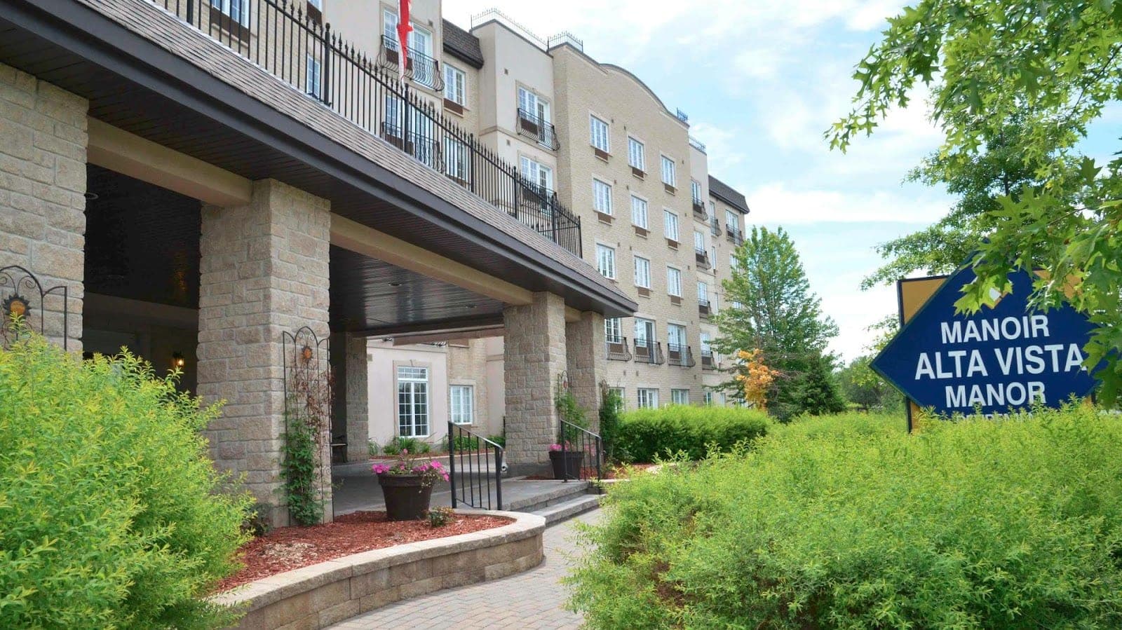 Alta Vista Manor (photo: Venvi Alta Vista, via Google)