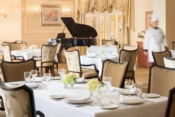 SeniorHome.ca - Amica Bayview Village