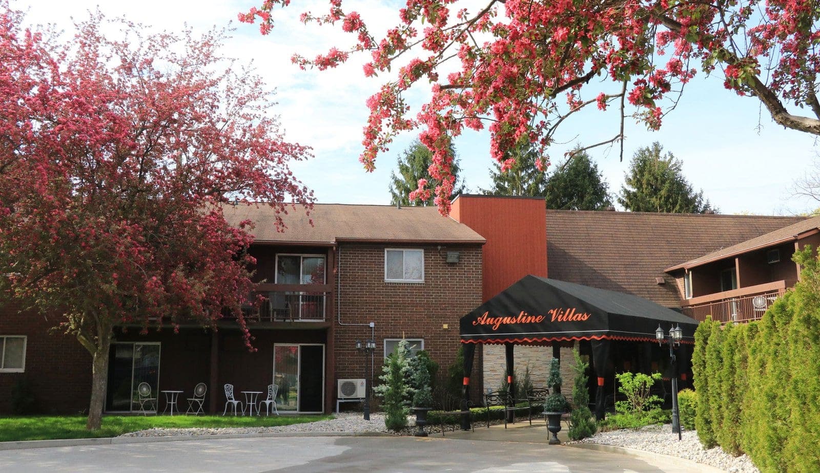 SeniorHome.ca - Augustine Villas Retirement Home And Assisted Living
